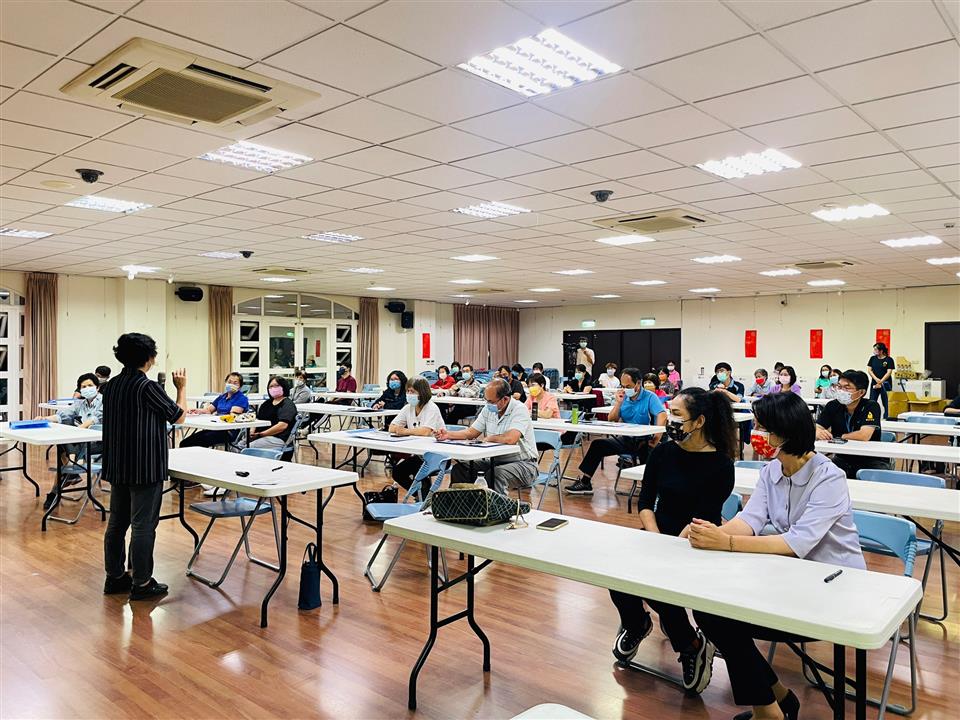 04月份鎮政活動剪影1110430農民講堂「畜牧廢水農地再利用」-邀請陳琦玲博士主講